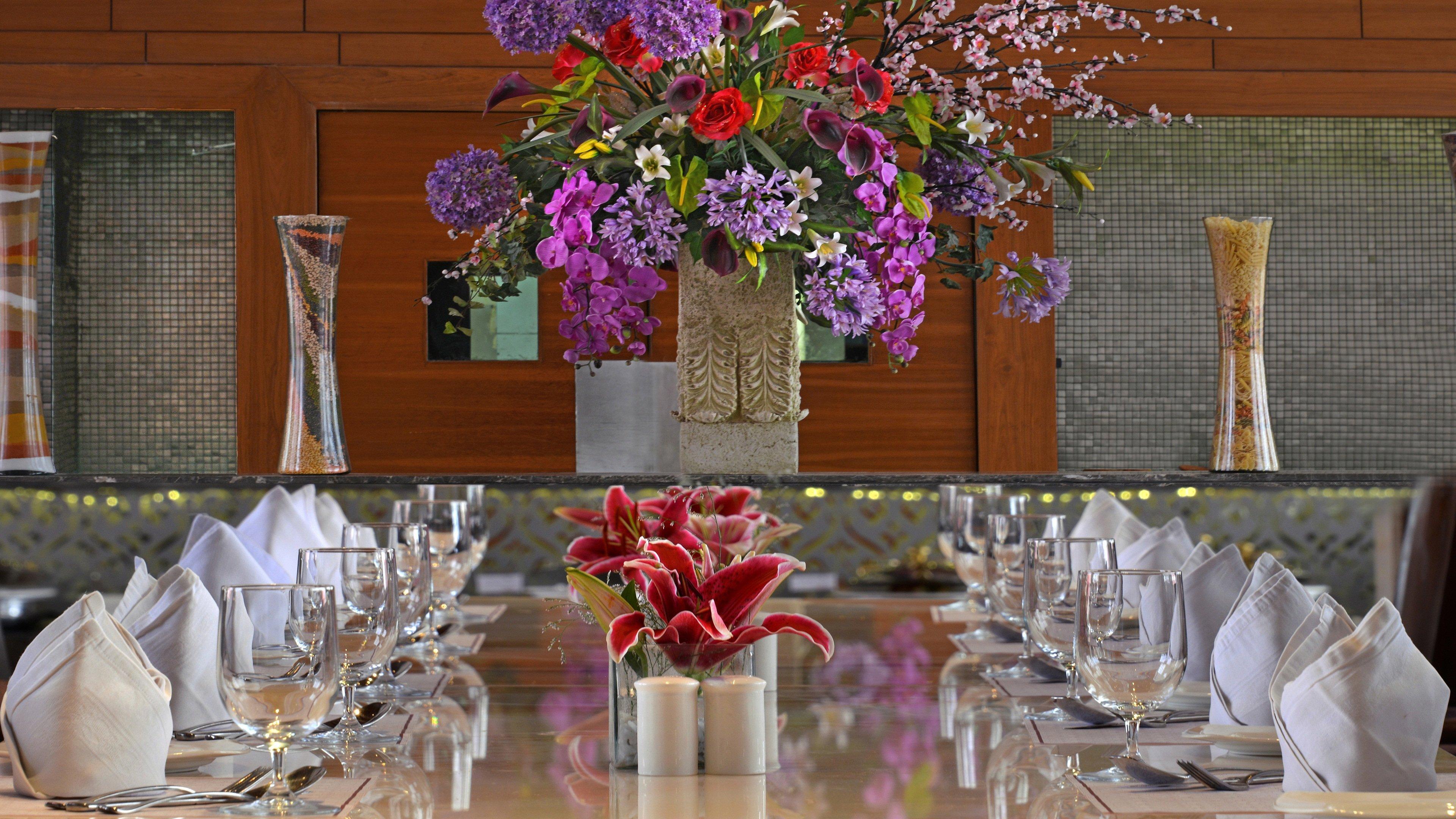 Holiday Inn Chandigarh Panchkula, An Ihg Hotel Exterior photo A table set for a formal dinner
