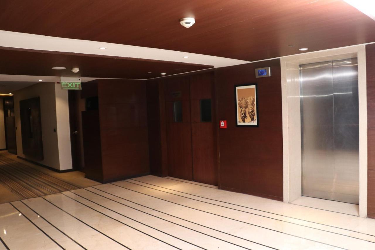 Holiday Inn Chandigarh Panchkula, An Ihg Hotel Exterior photo The interior of the hotel