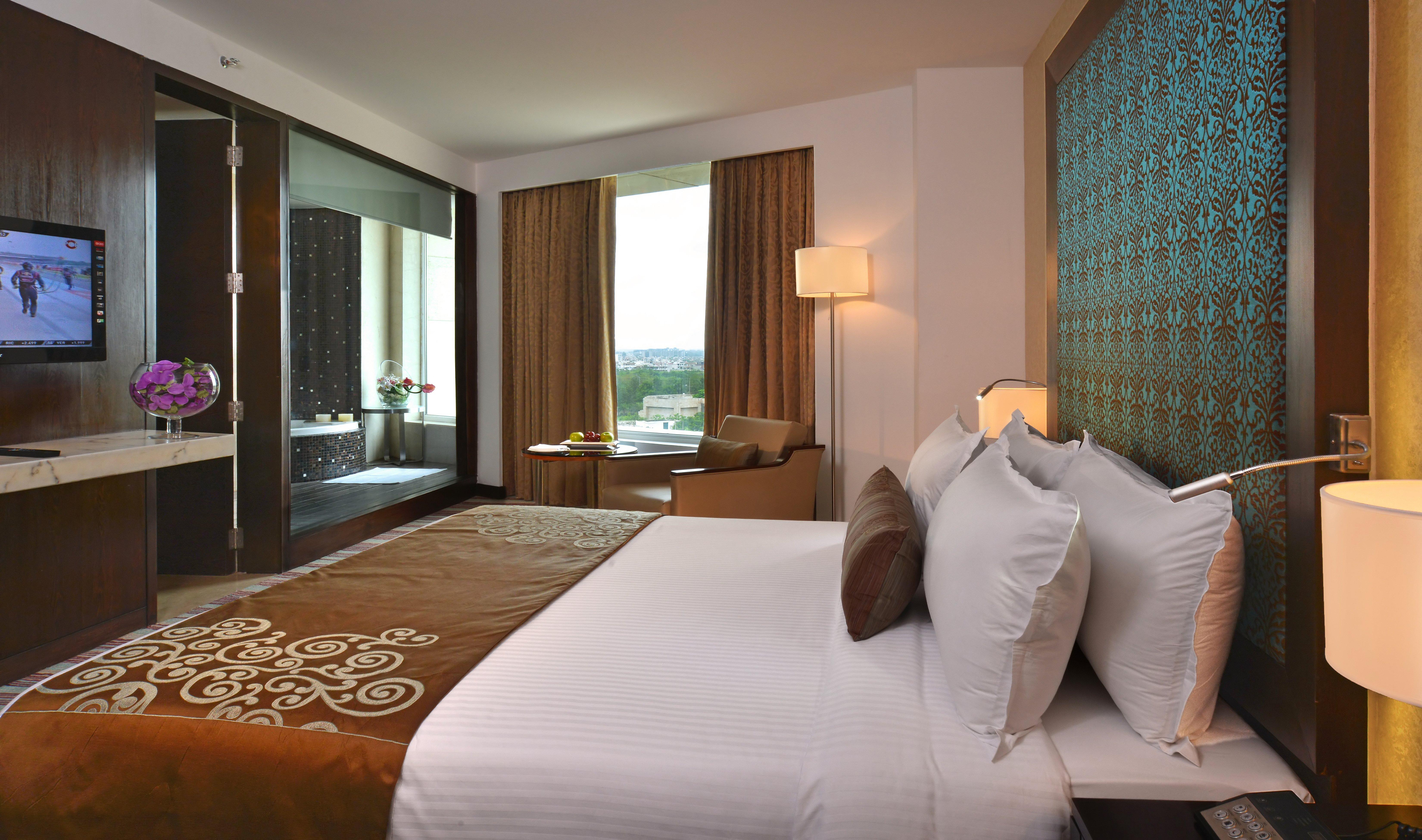 Holiday Inn Chandigarh Panchkula, An Ihg Hotel Exterior photo A room at the Taj Bengal