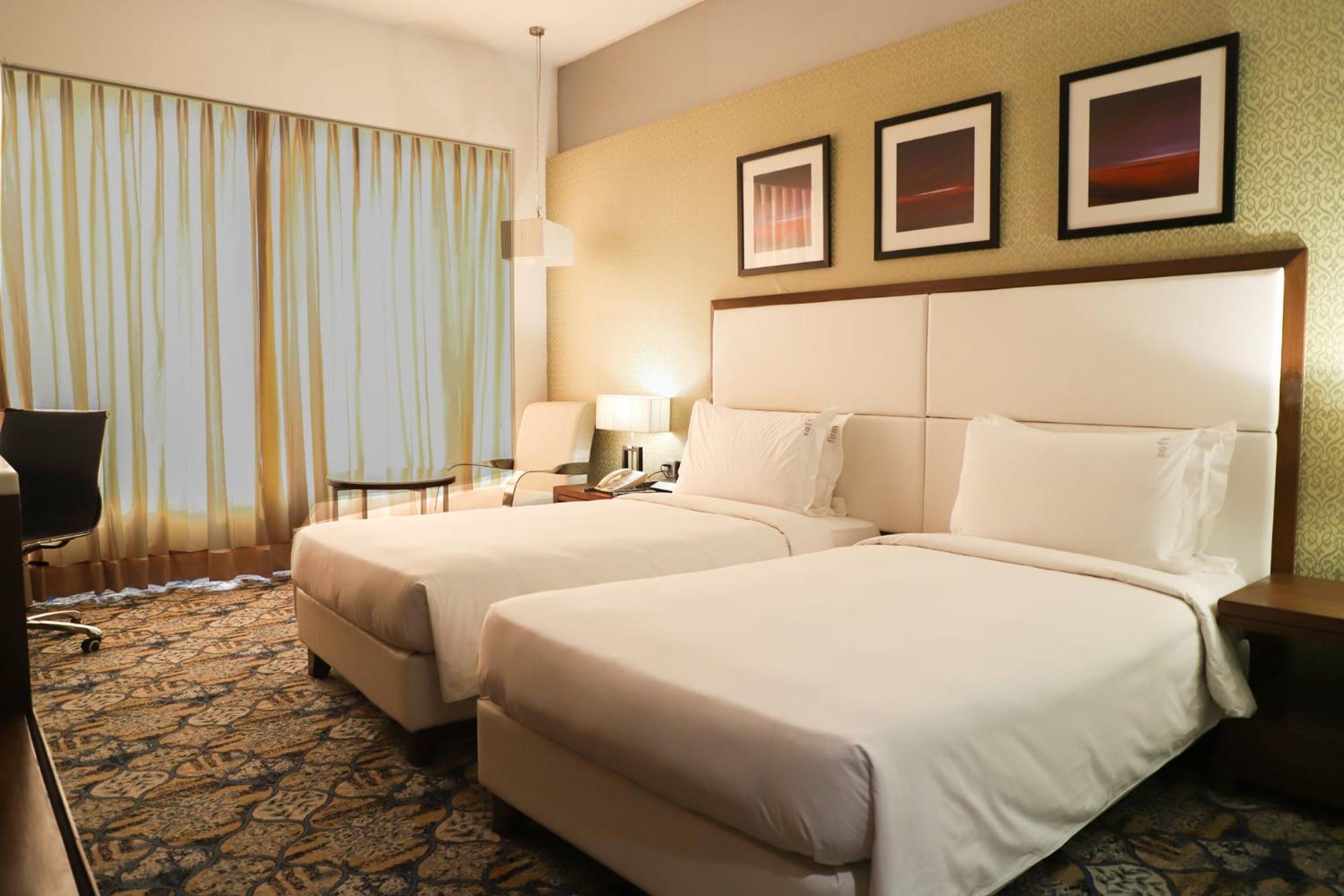 Holiday Inn Chandigarh Panchkula, An Ihg Hotel Exterior photo A room at the hotel