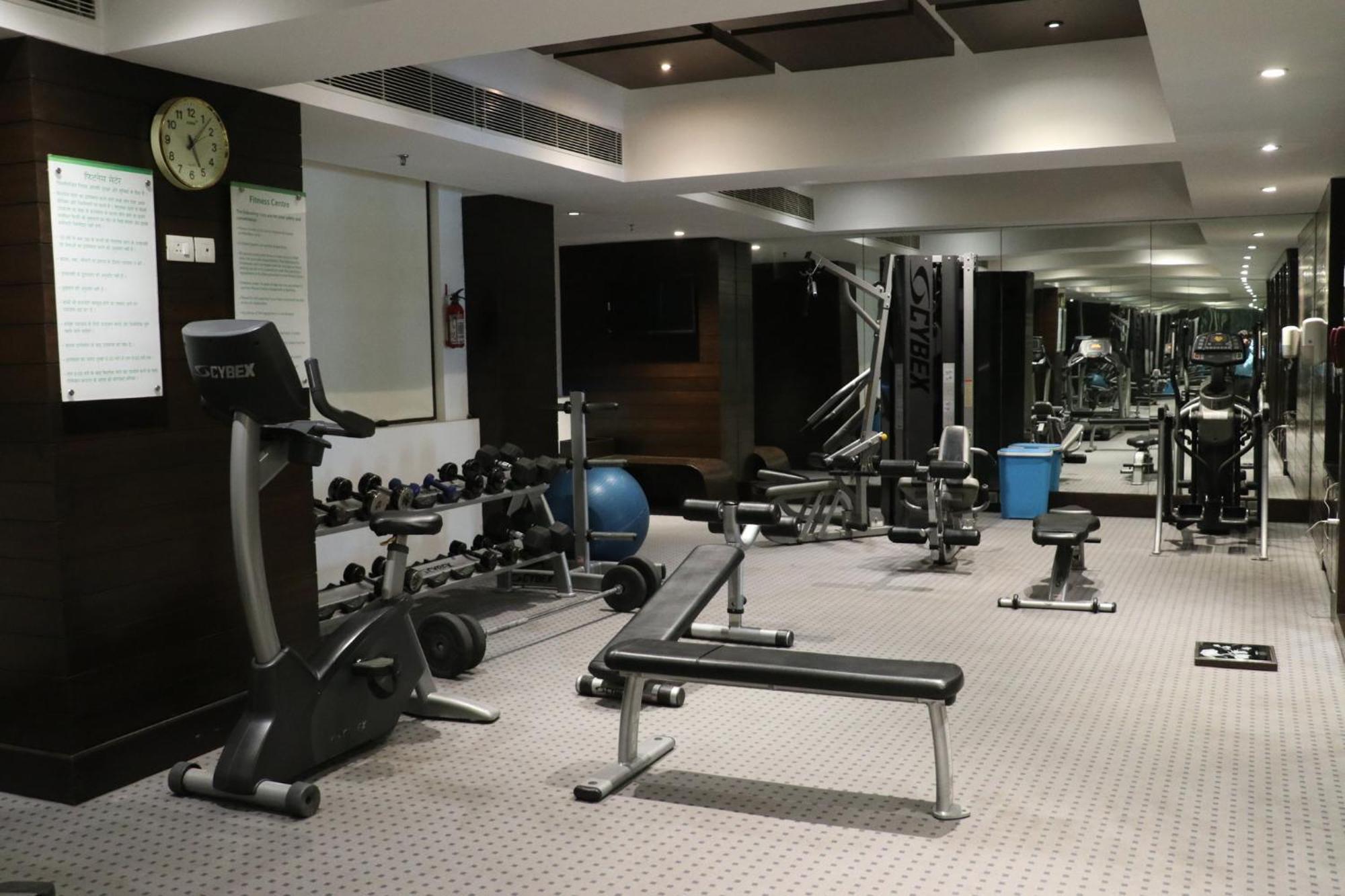 Holiday Inn Chandigarh Panchkula, An Ihg Hotel Exterior photo The gym at the hotel