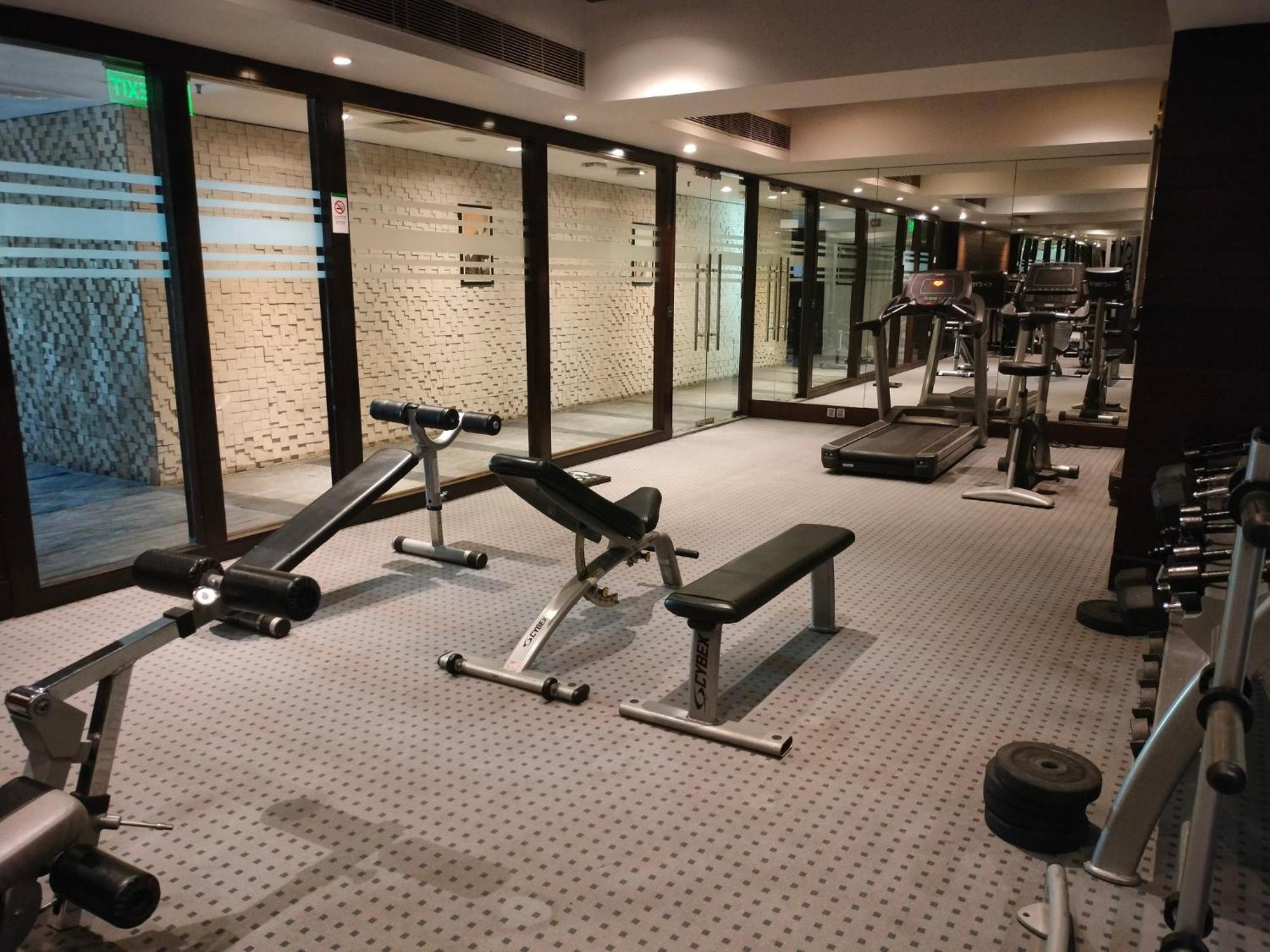 Holiday Inn Chandigarh Panchkula, An Ihg Hotel Exterior photo The gym at the hotel